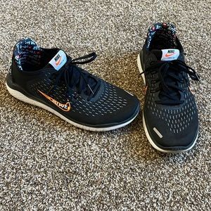 Mens  Nike free rn shoes